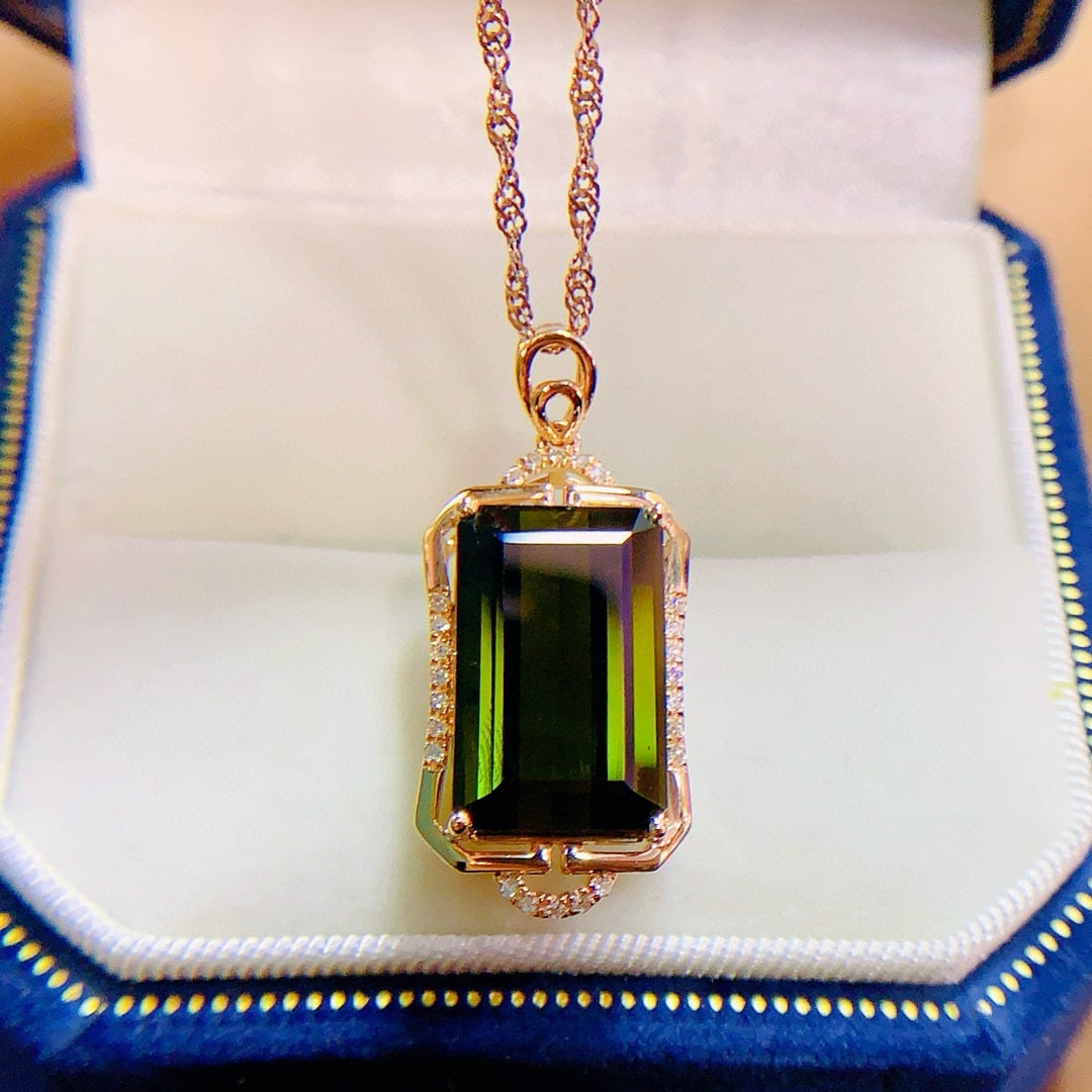 14k Gold 10.06 Ctw Natural Tourmaline & Diamond Pendant( Without Chain ): Ref:231007229 // gold content:14k gold // main gemstone:tourmaline // shape:octagonal // carat weight:10. 05ct // color:green // treatment:natural // // adjacent gemstone 2 : diamond // number of