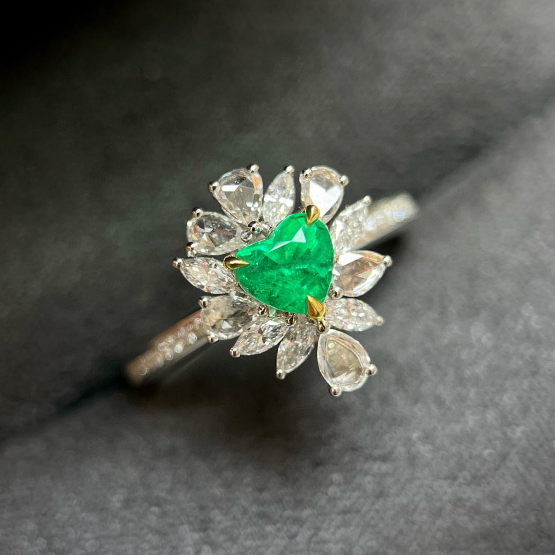 14k Gold 1.21 Ctw Natural Emerald & Diamond Ring/pendant( Without Chain ): Ref:231007243 // gold content:14k gold // ring size:7. 25us // // main gemstone:emerald // shape:heart // carat weight:0. 58ct // color:green // treatment:natural // // adjacent gemstone 2 : diamond