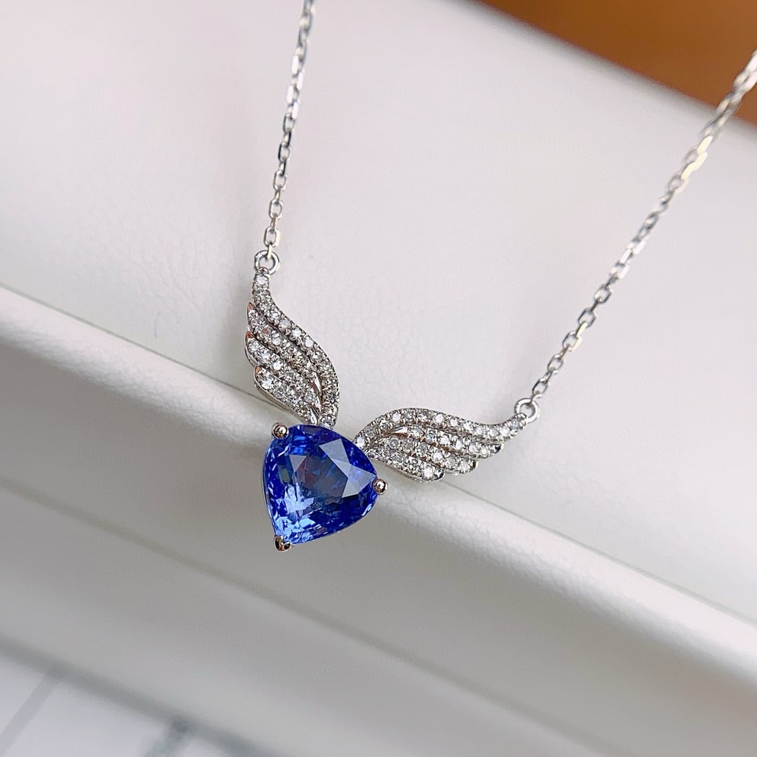 14k Gold 1.4 Ct Natural Sapphire & Diamond Necklace: Ref:231007245 // gold content:14k gold // main gemstone:sapphire // shape:pear // carat weight:1. 4ct // color:blue // treatment:natural // // adjacent gemstone 2 : diamond // number of stones:58 //