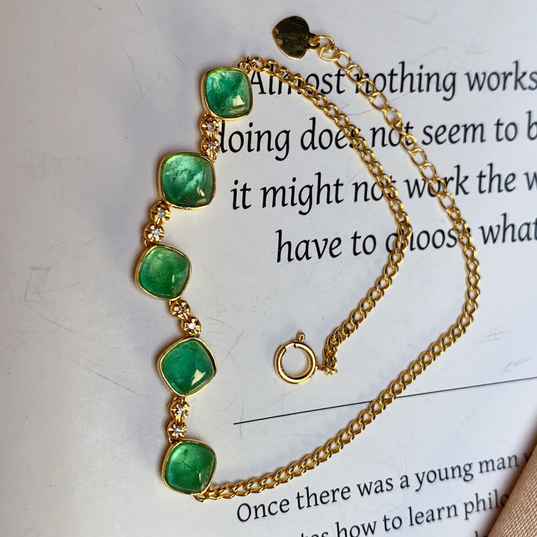 14k Gold 3.8 Ct Natural Emerald & Diamond Bracelet: Ref:231007247 // gold content:14k gold // main gemstone:emerald // shape:suger-loaf // carat weight:3. 8ct // color:green // treatment:natural // // adjacent gemstone 2 : diamond // number of