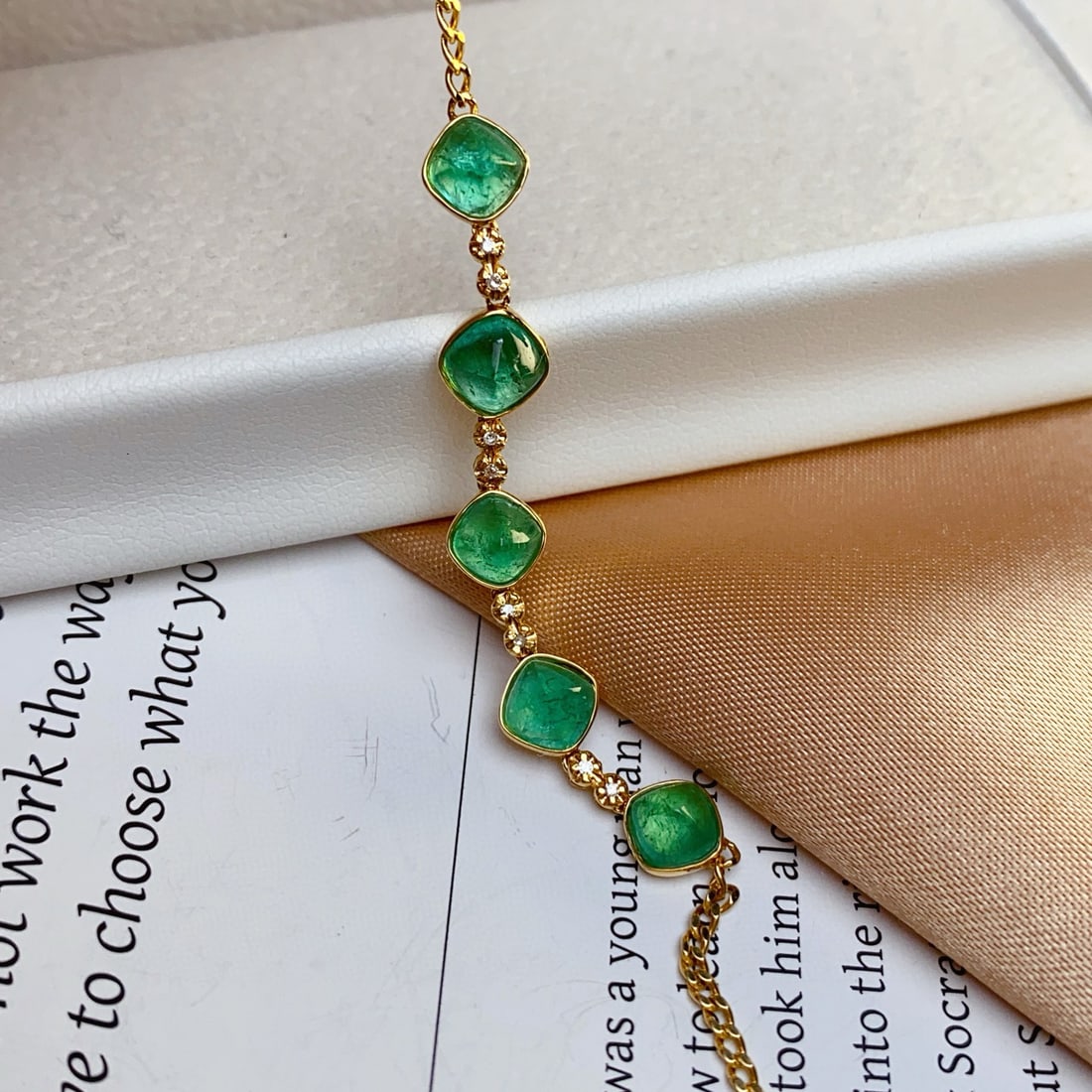 14k Gold 3.8 Ct Natural Emerald & Diamond Bracelet - 4