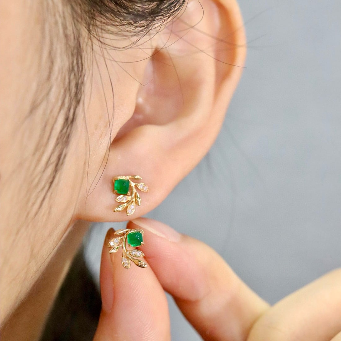 14k Gold 0.40 Ctw Natural Emerald & Diamond Earrings - 4