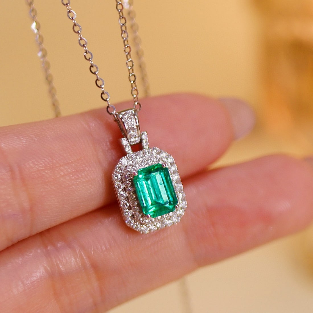 14k Gold 1.73 Ctw Vivid Green Natural Emerald & Diamond Pendant( Without Chain ): Ref:231008032 // gold content:14k gold // main gemstone:emerald // shape:octagonal // carat weight:1. 27ct // color:vivid green // treatment:natural // // adjacent gemstone 2 : diamond // shape:round 