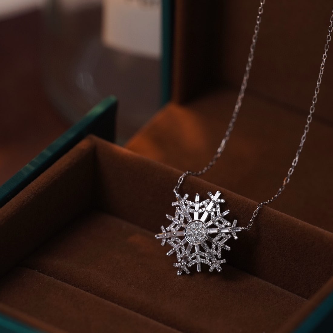 14k Gold 0.56 Ct Natural H Diamond Necklace: Ref:231008036 // gold content:14k gold // main gemstone:diamond // shape:multiply // carat weight:0. 56ct // clarity grade:vs-si // color:h // treatment:natural // Condition: New Low Estimate: