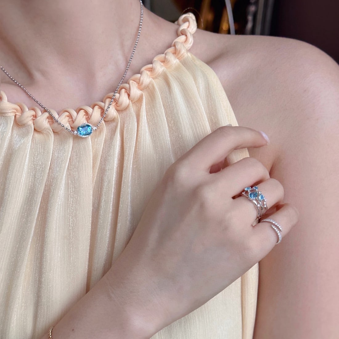 14k Gold 1.1 Ct Natural Aquamarine & Diamond Necklace - 4