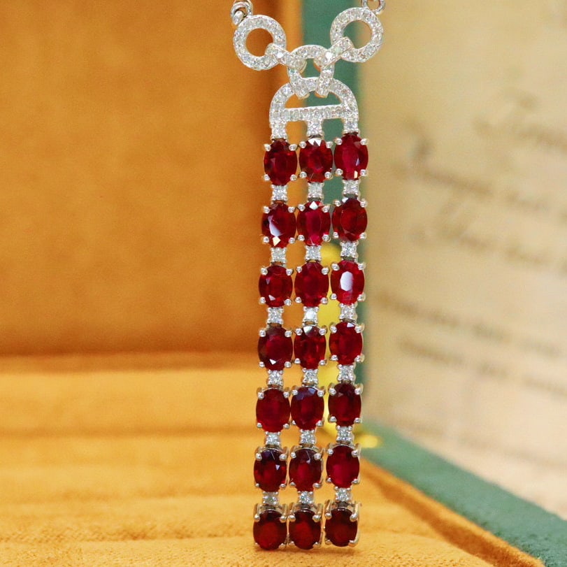 14k Gold 5.16 Ctw Natural Ruby & Diamond Necklace: Ref:231008057 // gold content:14k gold // main gemstone:ruby // shape:oval // carat weight:4. 8ct // color:pigeonblood red // treatment:natural // // adjacent gemstone 2 : diamond // number of stones: