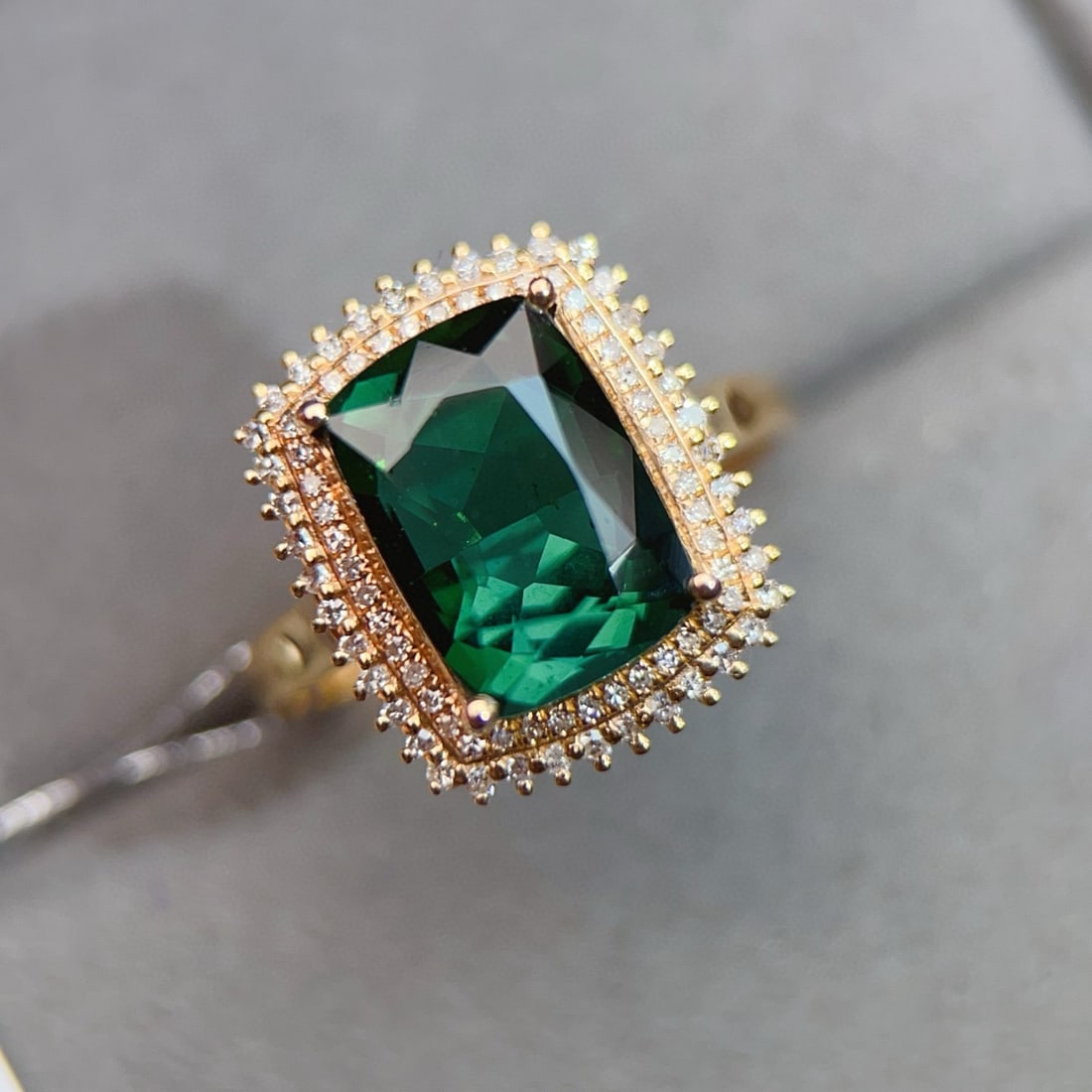 14k Gold 4.63 Ctw Natural Tourmaline & Diamond Ring: Ref:231008071 // gold content:14k gold // ring size:7. 25us // // main gemstone:tourmaline // shape:cushion // carat weight:4. 3ct // color:green // treatment:natural // // adjacent gemstone 2 : diamo