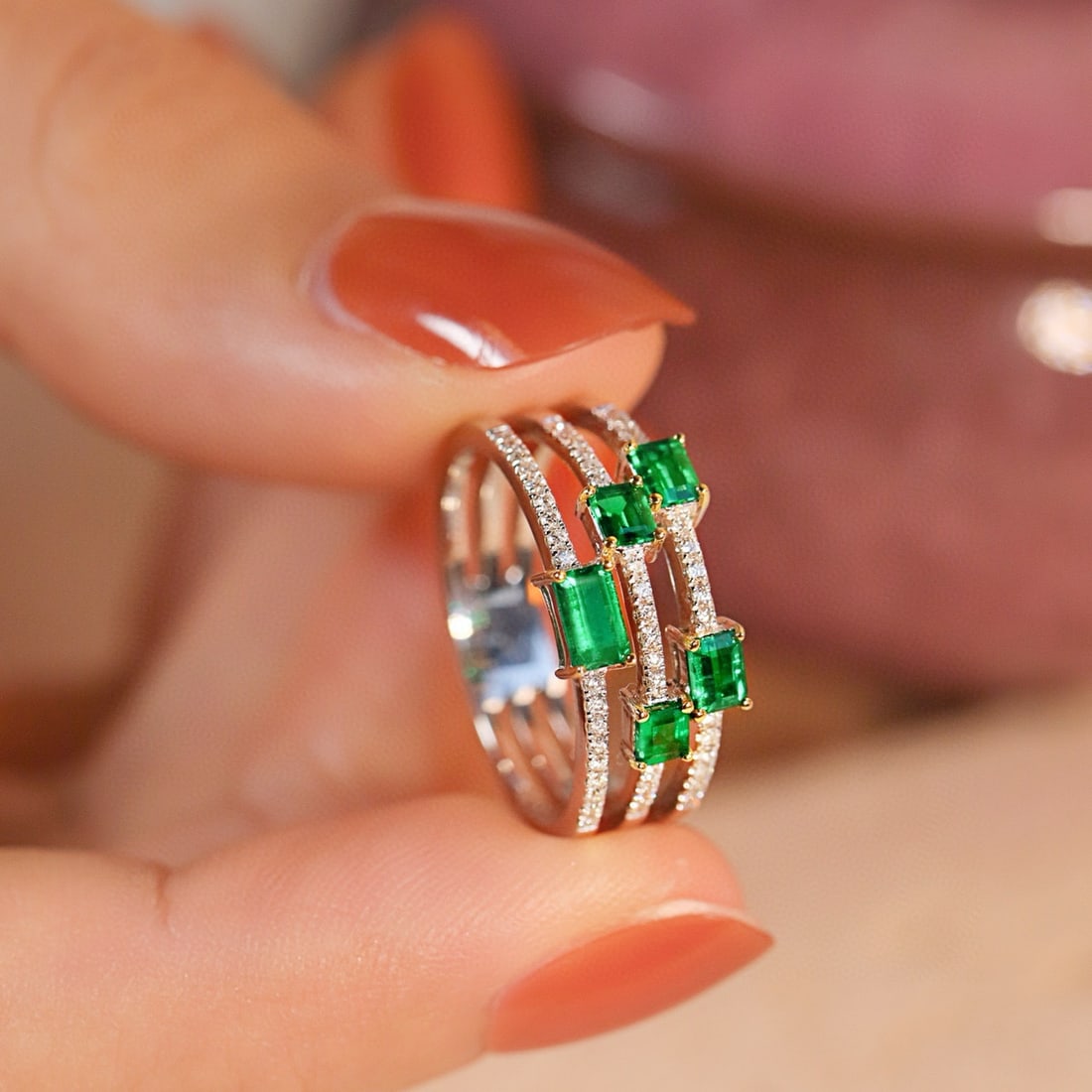 14k Gold 0.74 Ctw Vivid Green Natural Emerald & Diamond Ring (1 of 7)