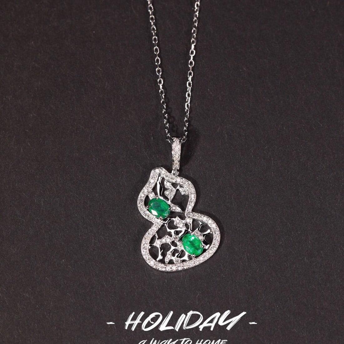 14k Gold 0.33 Ct Vivid Green Natural Emerald & Diamond Pendant( Without Chain ): Ref:231008090 // gold content:14k gold // main gemstone:emerald // shape:oval // carat weight:0. 33ct // color:vivid green // treatment:natural // // adjacent gemstone 2 : diamond // shape:round //