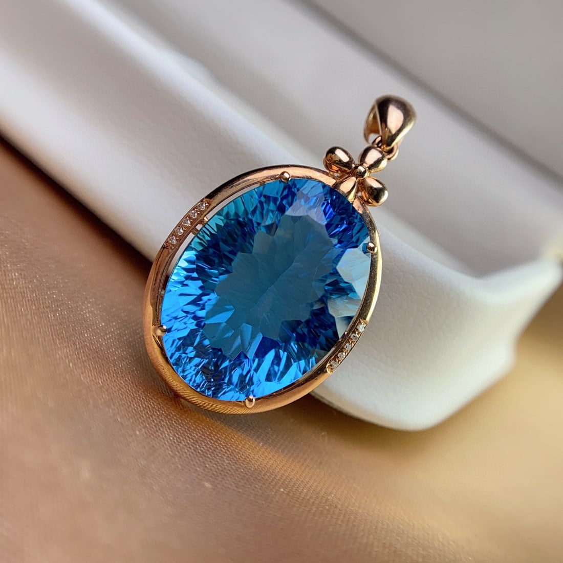 14k Gold 19.85 Ct Natural Topaz & Diamond Pendant( Without Chain ) - 3