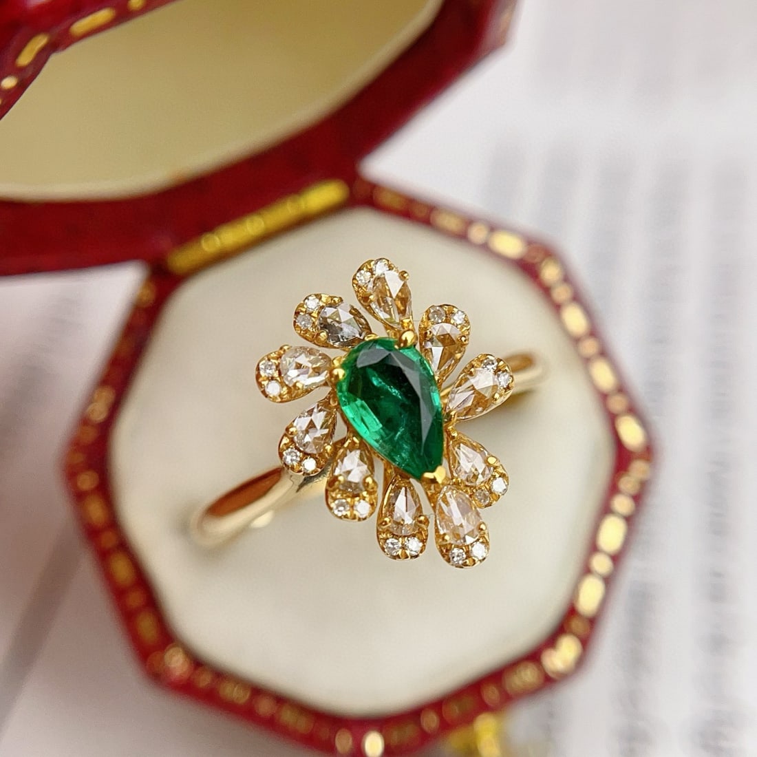 14k Gold 0.55 Ct Vivid Green Natural Emerald & Diamond Ring - 4