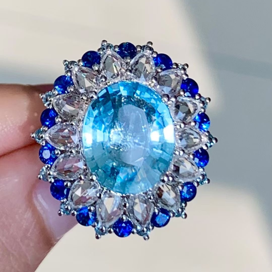 14k Gold 4.3 Ct Natural Aquamarine & Diamond Ring - 2