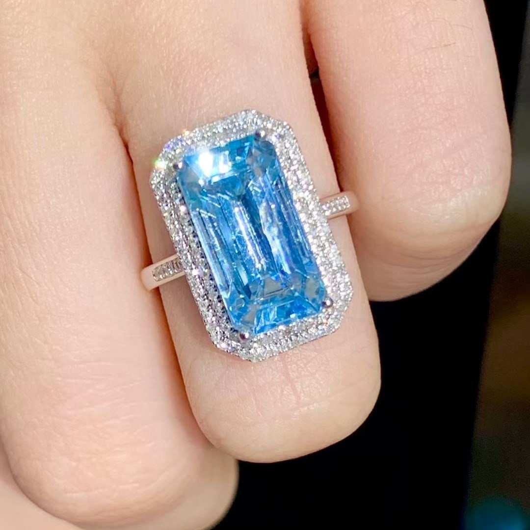 14k Gold 4.6 Ct Natural Aquamarine & Diamond Ring - 3