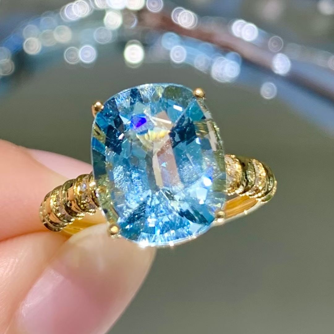 14k Gold 4.35 Ct Natural Aquamarine & Diamond Ring - 2