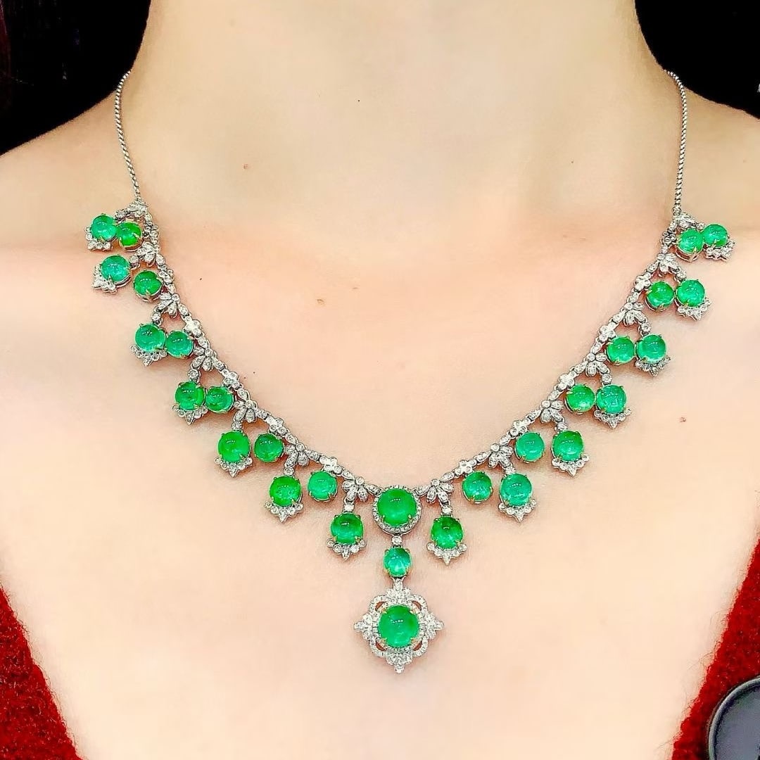 14k Gold 16.5 Ct Vivid Green Natural Emerald & Diamond Necklace - 5