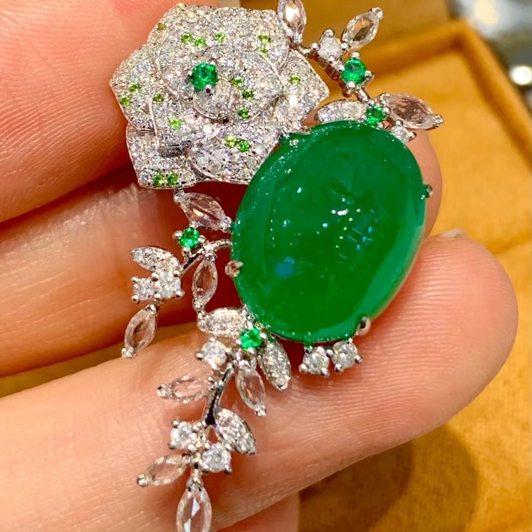 14k Gold 8.22 Ct Vivid Green Natural Emerald & Diamond Brooch/pendant( Without Chain ) - 2