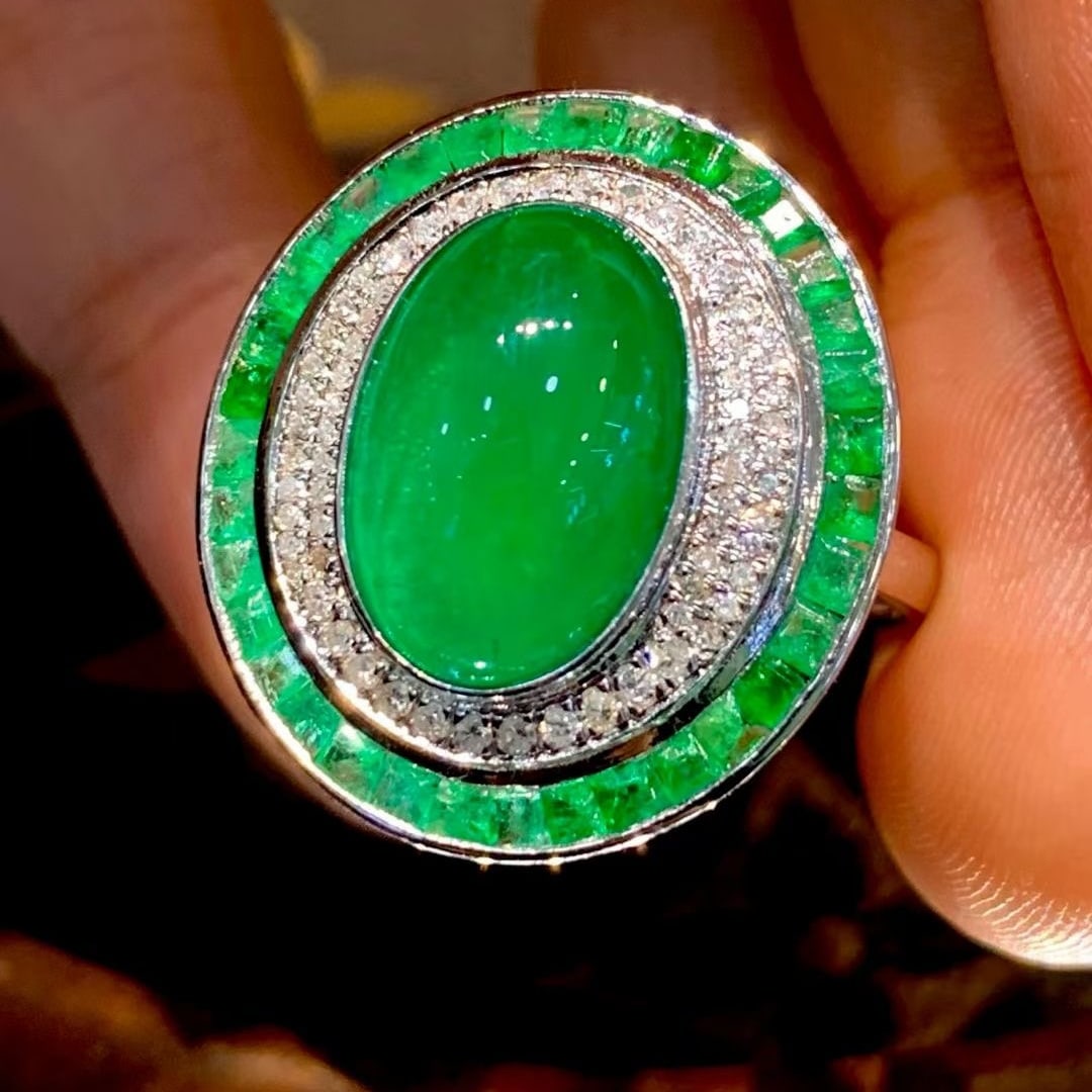 14k Gold 5.5 Ct Vivid Green Natural Emerald & Diamond & Emerald Ring: Ref:231008133 // gold content:14k gold // ring size:7. 25us // // main gemstone:emerald // shape:oval // carat weight:5. 5ct // color:vivid green // treatment:natural // // adjacent gemstone 2 :
