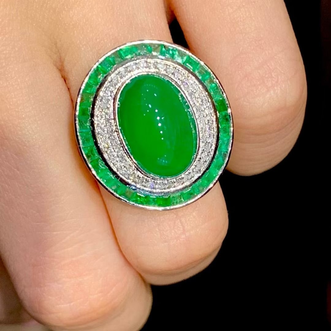 14k Gold 5.5 Ct Vivid Green Natural Emerald & Diamond & Emerald Ring - 3