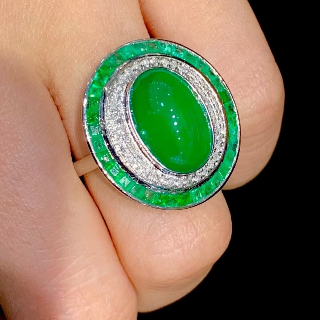 14k Gold 5.5 Ct Vivid Green Natural Emerald & Diamond & Emerald Ring - 4