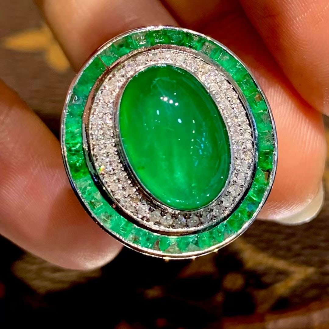 14k Gold 5.5 Ct Vivid Green Natural Emerald & Diamond & Emerald Ring - 5