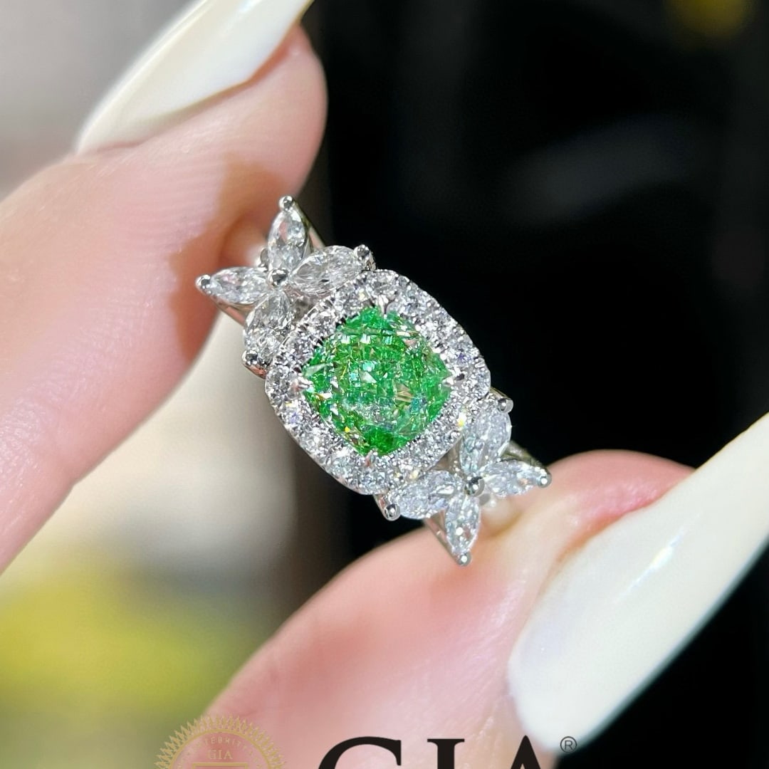 Gia Certified 14k Gold 1.55 Ctw Natural Green Diamond & Diamond Ring: Ref:231008154 // gold content:14k gold // ring size:7. 25us // // main gemstone:green diamond // certified:gia // shape:cushion // carat weight:1. 00ct // clarity grade:vs1 // color:green //
