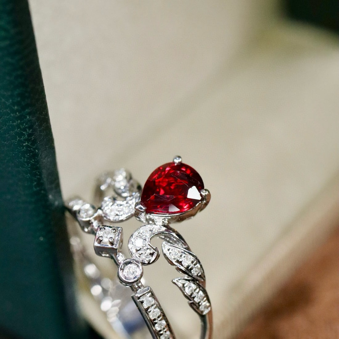 14k Gold 0.84 Ctw Natural Ruby & Diamond Ring - 2