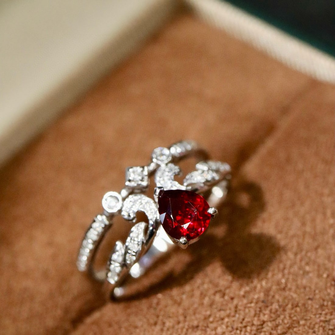 14k Gold 0.84 Ctw Natural Ruby & Diamond Ring - 4