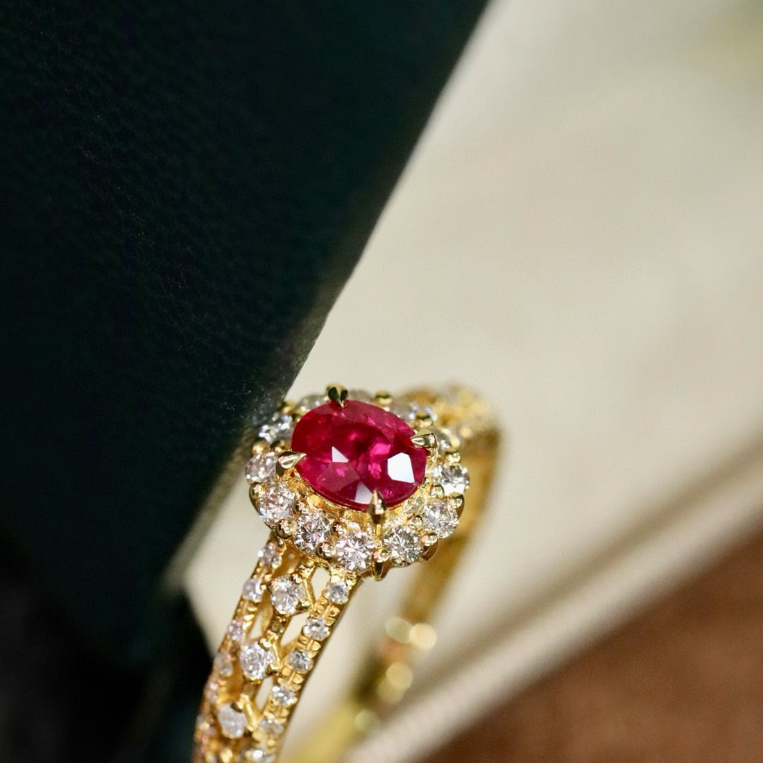 14k Gold 0.96 Ctw Natural Ruby & Diamond Ring - 3