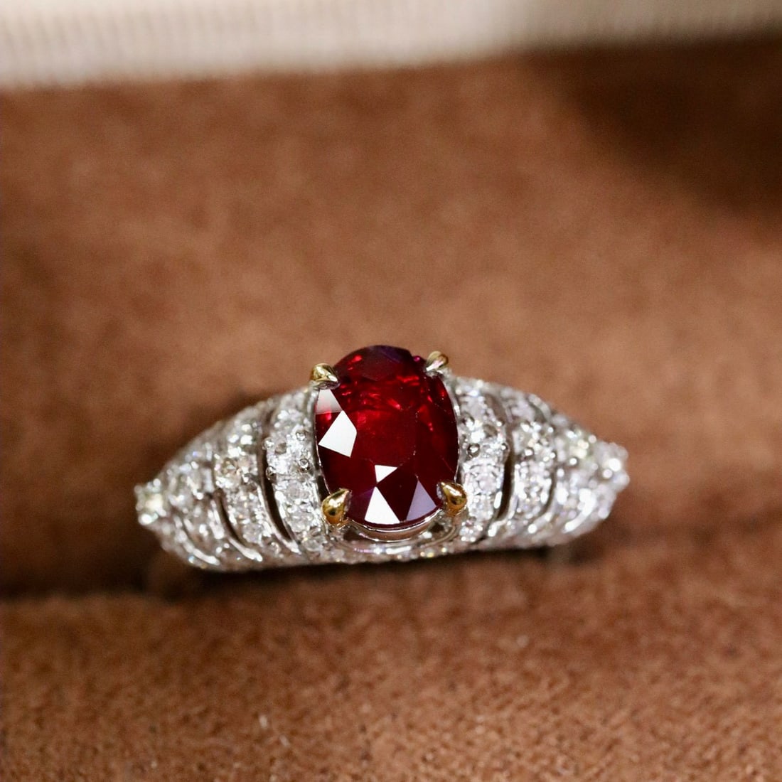 14k Gold 1.18 Ctw Vivid Red Natural Ruby & Diamond Ring: Ref:231008182 // gold content:14k gold // ring size:7. 25us // // main gemstone:ruby // shape:oval // carat weight:0. 89ct // color:vivid red // treatment:natural // // adjacent gemstone 2 : diamond