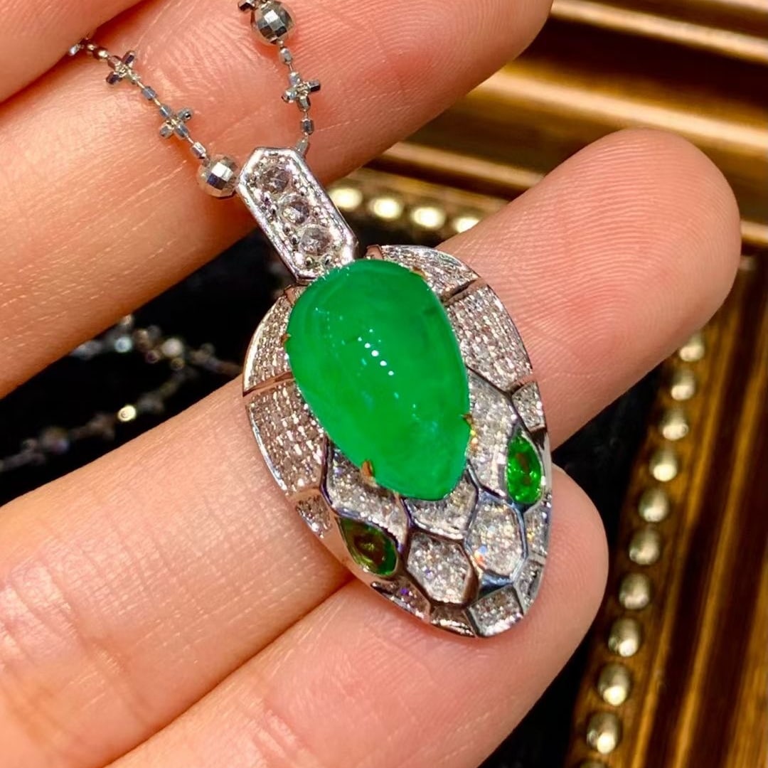 14k Gold 4.2 Ct Vivid Green Natural Emerald & Diamond Pendant( Without Chain ) - 2