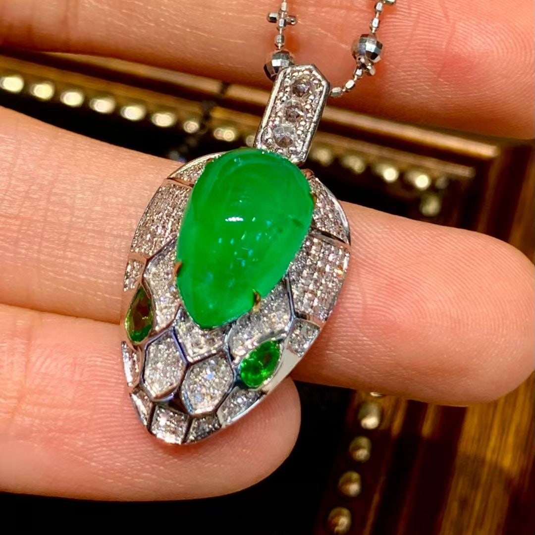14k Gold 4.2 Ct Vivid Green Natural Emerald & Diamond Pendant( Without Chain ) - 3
