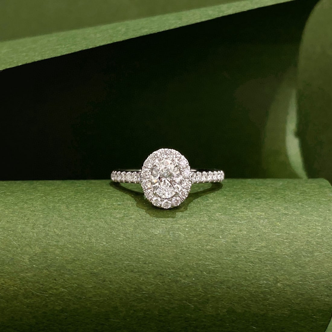 Gia Certified 14k Gold 0.99 Ctw Natural F Si1 Oval Diamond Ring: Ref:231008215 // gold content:14k gold // ring size:7. 25us // // main gemstone:diamond // certified:gia // shape:oval // carat weight:0. 6ct // clarity grade:si1 // color:f // treatment:natural //