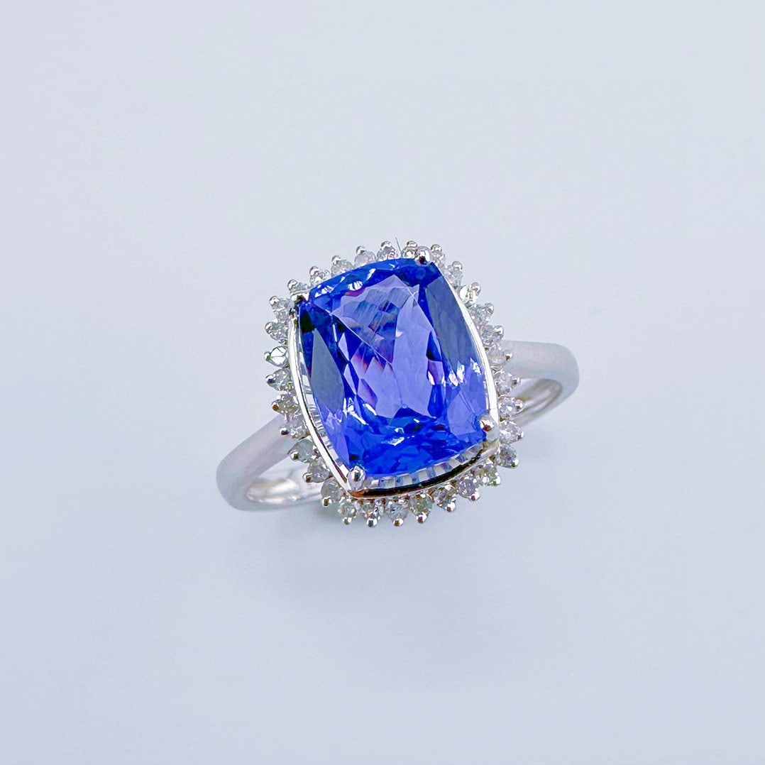 14k Gold 2.24 Ct Natural Tanzanite & Diamond Ring: Ref:231008220 // gold content:14k gold // ring size:7. 25us // // main gemstone:tanzanite // shape:cushion // carat weight:2. 24ct // color:blue // treatment:natural // // adjacent gemstone 2 : diamon