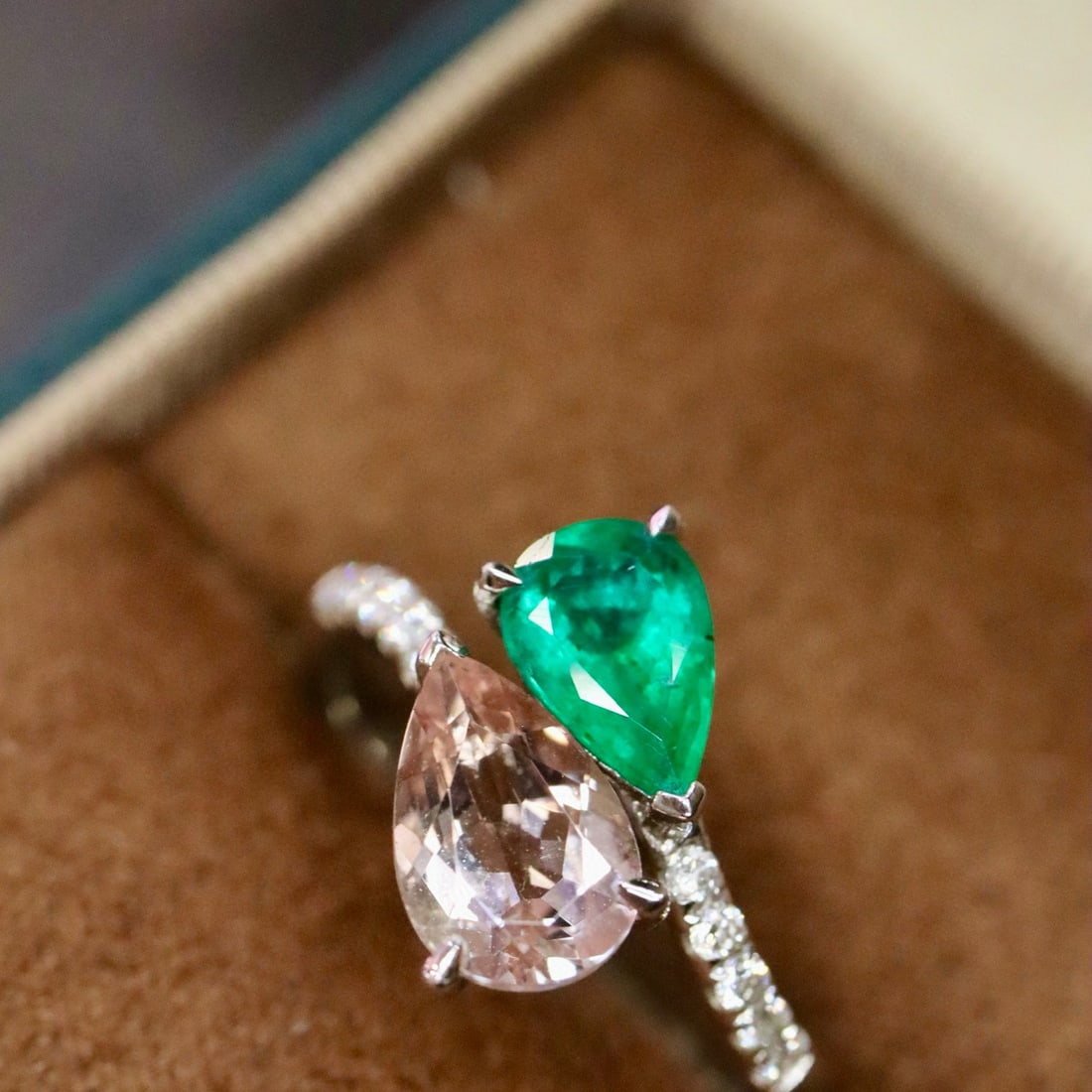 14k Gold 2.08 Ctw Natural Morganite & Emerald & Toi Et Moi Ring - 4