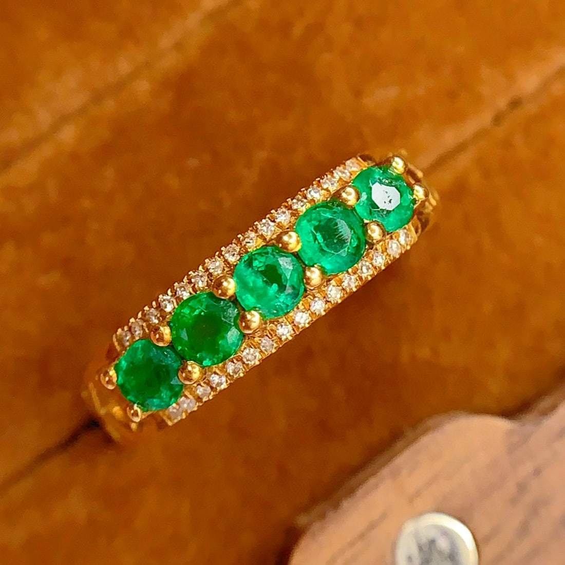 14k Gold 1 Ct Vivid Green Natural Emerald & Diamond Ring: Ref:231008235 // gold content:14k gold // ring size:7. 25us // // main gemstone:emerald // shape:round // carat weight:1ct // color:vivid green // treatment:natural // cut grade:g // // adjacent