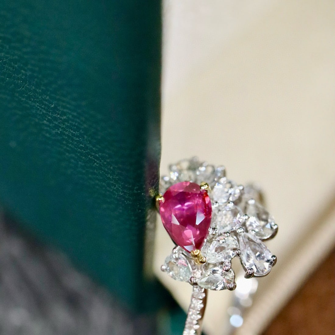 14k Gold 0.85 Ctw Natural Ruby & Diamond Ring - 3