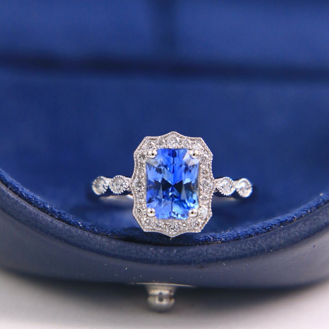 14k Gold 2.27 Ctw Natural Sapphire & Diamond Ring: Ref:231008243 // gold content:14k gold // ring size:7. 25us // // main gemstone:sapphire // shape:octagonal // carat weight:2. 03ct // color:cornflower blue // treatment:natural // // adjacent