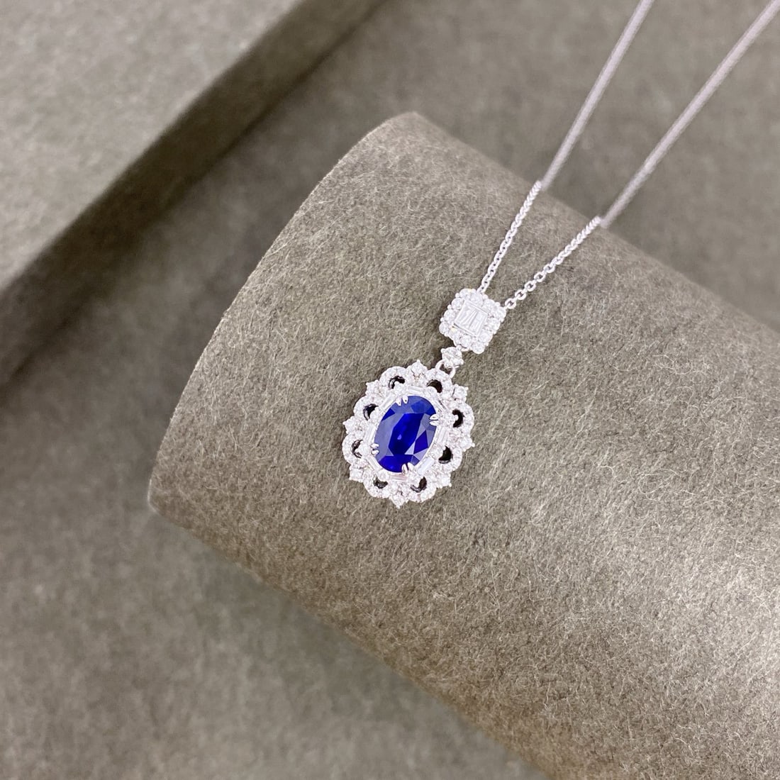 14k Gold 1.54 Ctw Natural Sapphire & Diamond Pendant( Without Chain ) - 4