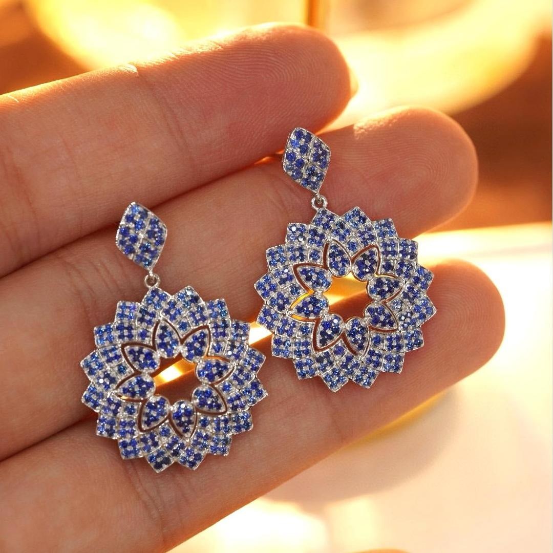 14k Gold 2.0 Ct Natural Sapphire Earrings: Ref:231008250 // gold content:14k gold // main gemstone:sapphire // shape:round // carat weight:2. 0ct // color:blue // treatment:natural // cut grade:g // High Estimate: 6300 Condition: New Low