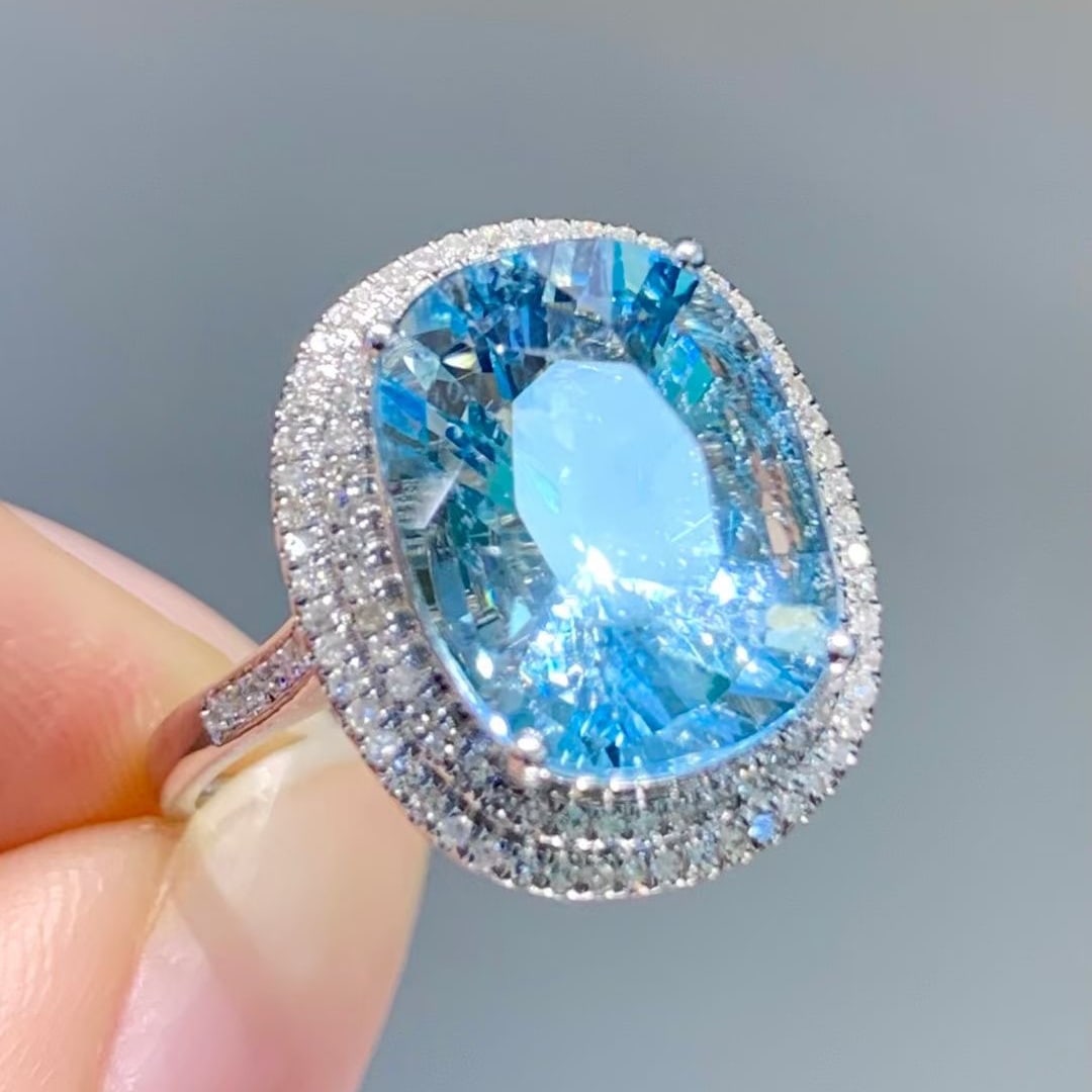 14k Gold 4.8 Ct Natural Aquamarine & Diamond Ring - 2