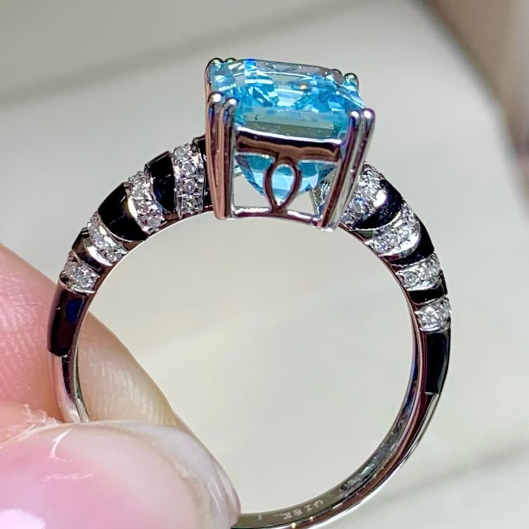 14k Gold 3.9 Ct Natural Aquamarine & Diamond Ring - 3