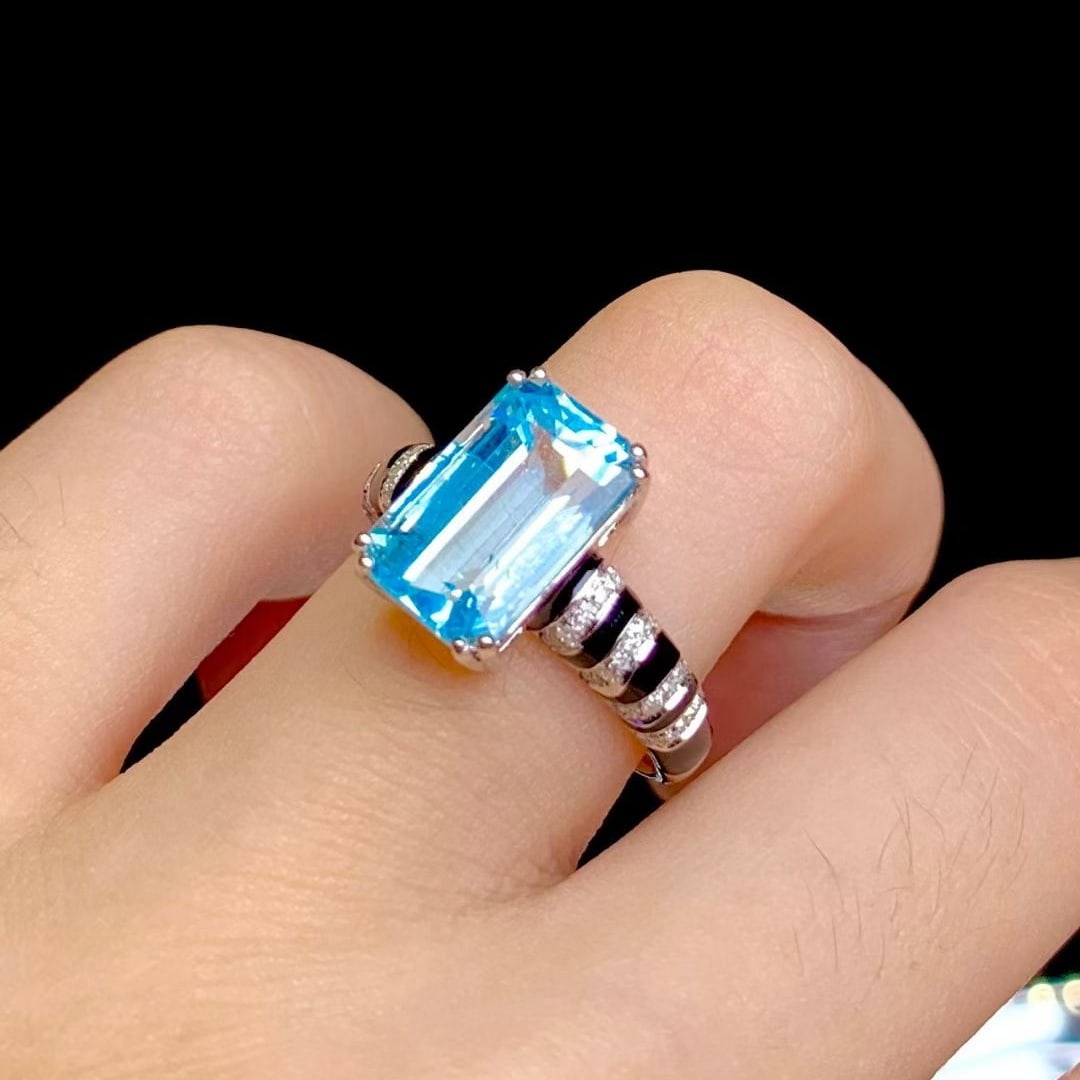 14k Gold 3.9 Ct Natural Aquamarine & Diamond Ring - 6
