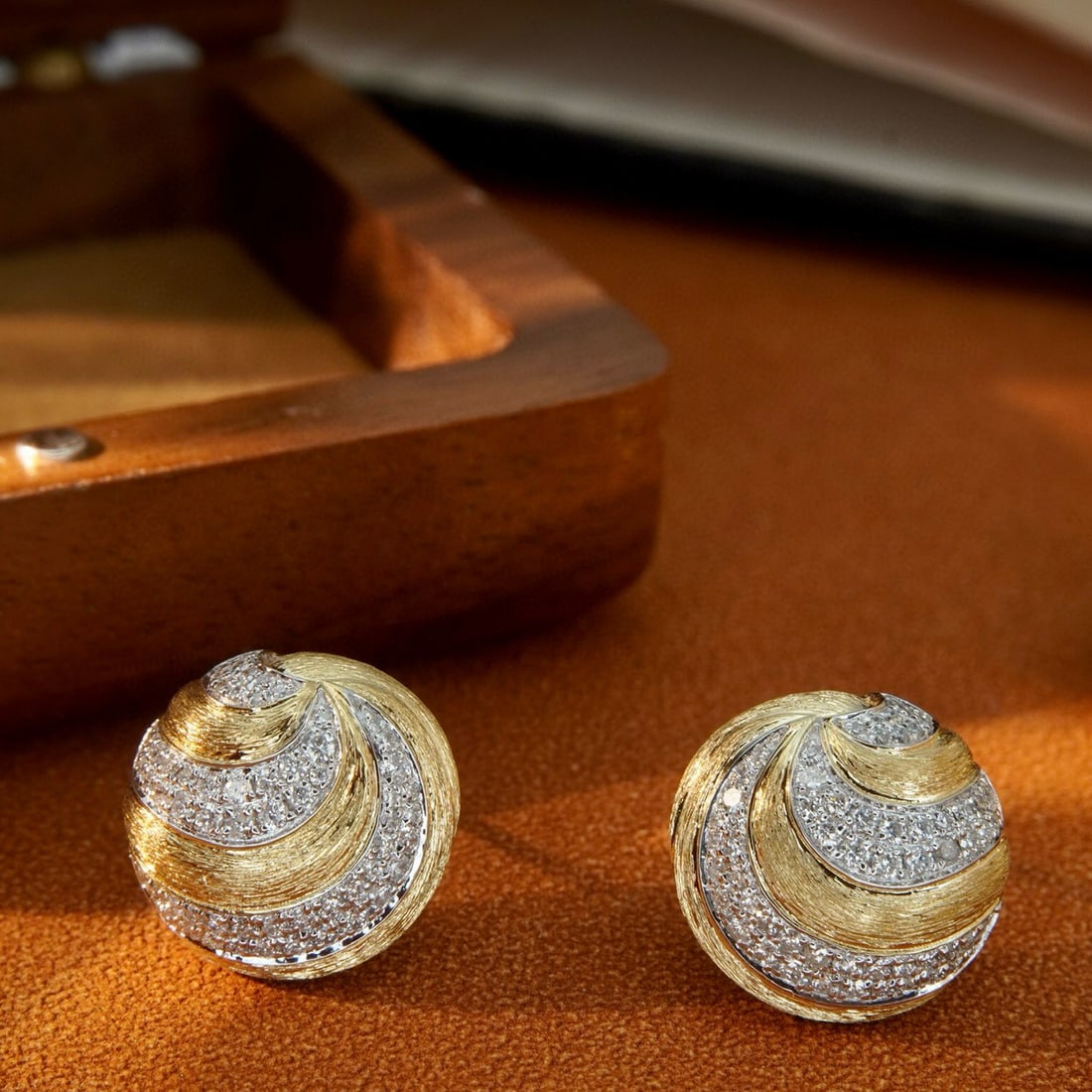 14k Gold 0.6 Ct Natural H Diamond Earrings - 2