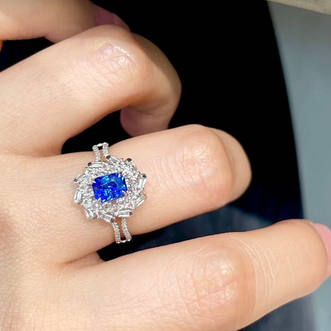 14k Gold 1.22 Ct Natural Sapphire & Diamond & Sapphire Ring - 4