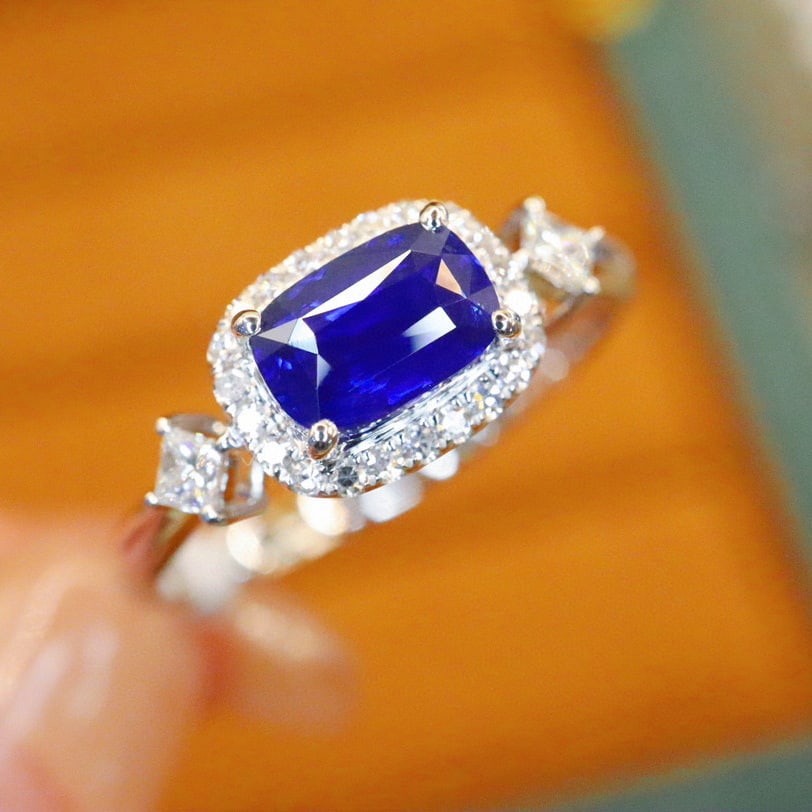 14k Gold 1.22 Ctw Natural Sapphire & Diamond Ring: Ref:231008308 // gold content:14k gold // ring size:7. 25us // // main gemstone:sapphire // shape:cushion // carat weight:1. 02ct // color:royal blue // treatment:natural // // adjacent gemstone 2 :