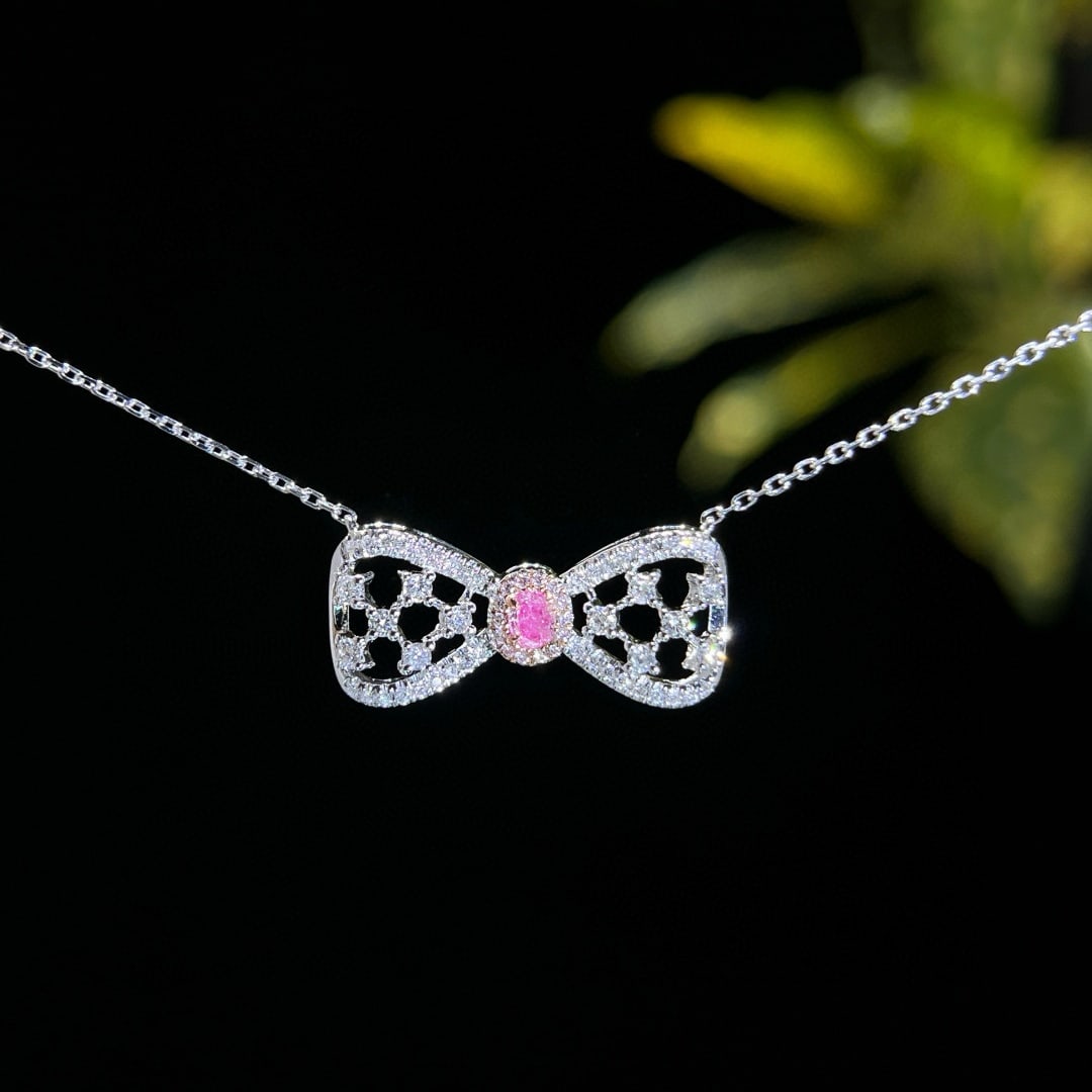 14k Gold 0.28 Ctw Natural Pink Diamond & Diamond Necklace: Ref:231008315 // gold content:14k gold // main gemstone:pink diamond // shape:oval // carat weight:0. 06ct // color:pink // treatment:natural // // adjacent gemstone 2 : diamond // shape:round //