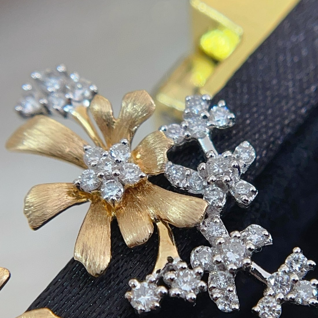 14k Gold 0.56 Ct Natural H Diamond Earrings - 2