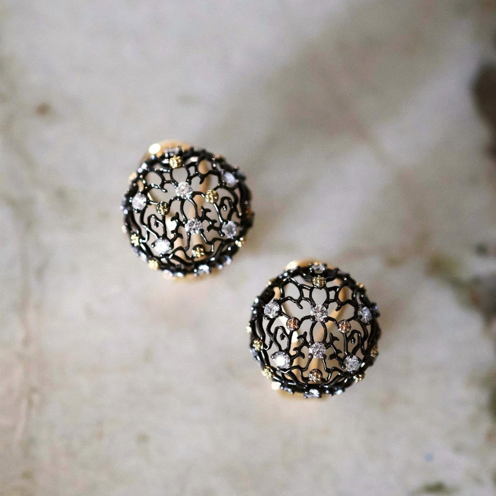 14k Gold 0.88 Ct Natural Color Diamond Earrings - 4