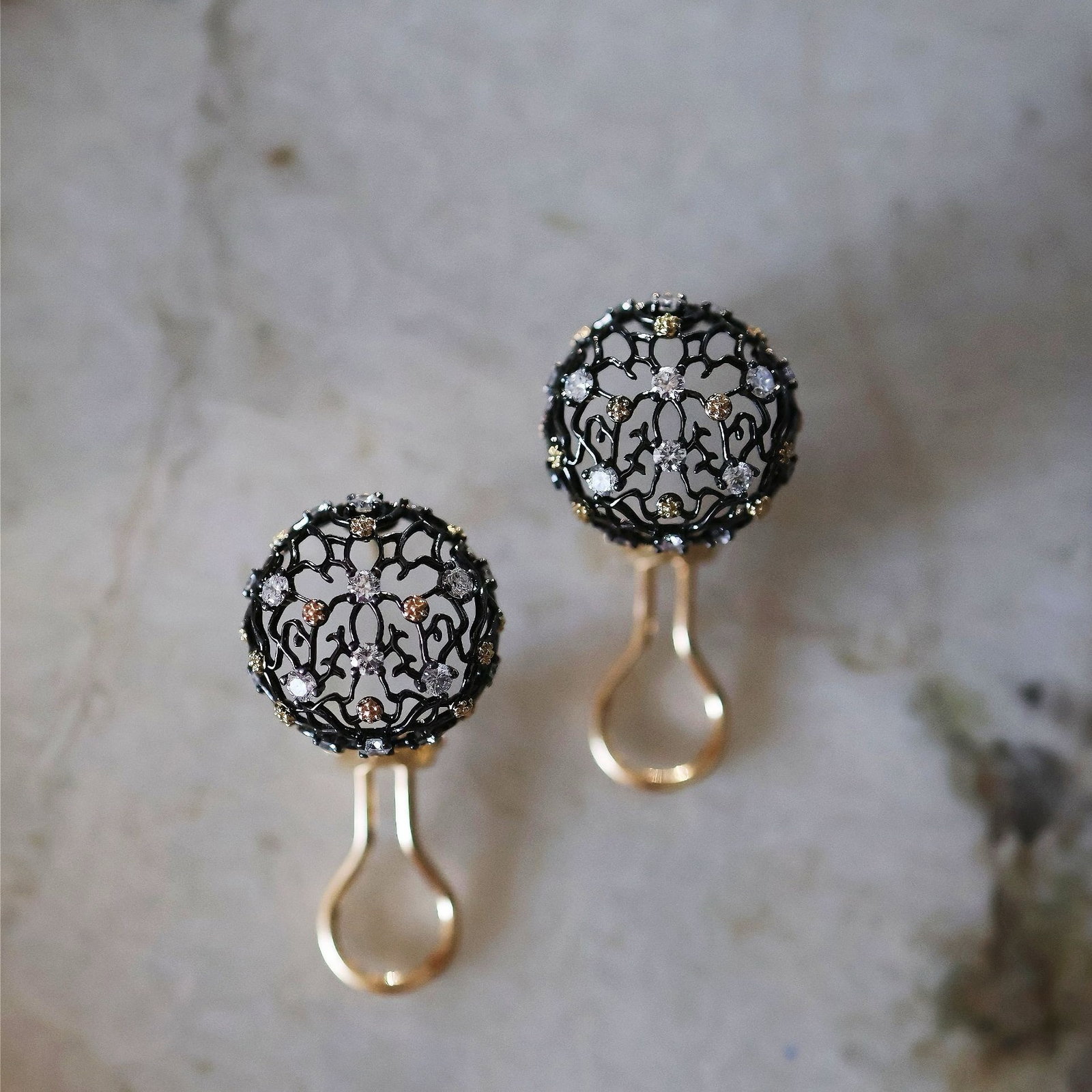 14k Gold 0.88 Ct Natural Color Diamond Earrings - 7