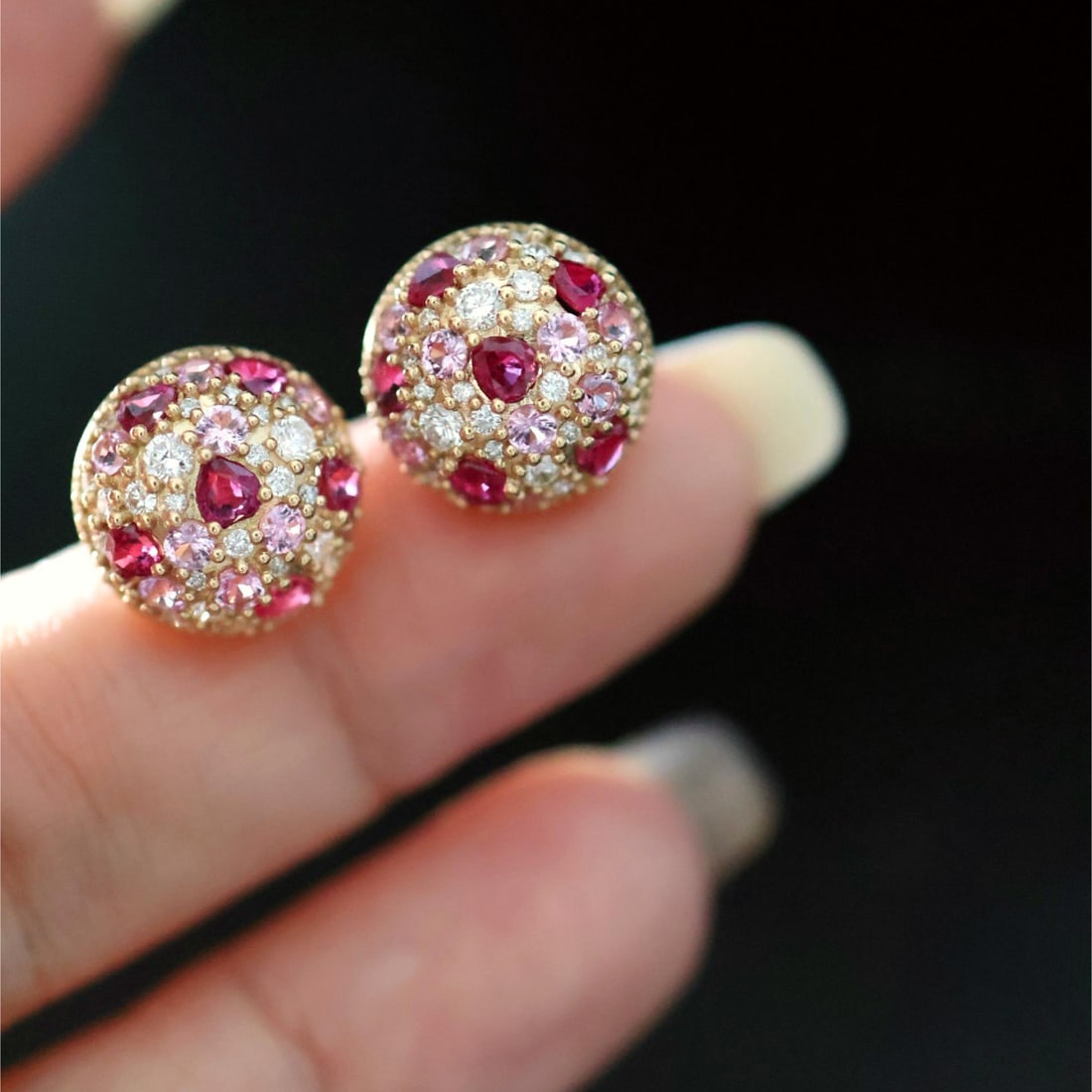 14k Gold 2.08 Ctw Natural Ruby & Sapphire Earrings: Ref:231008324 // gold content:14k gold // main gemstone:ruby // shape:pear // carat weight:1. 25ct // color:red // treatment:natural // // adjacent gemstone 2 : sapphire // shape:round // carat